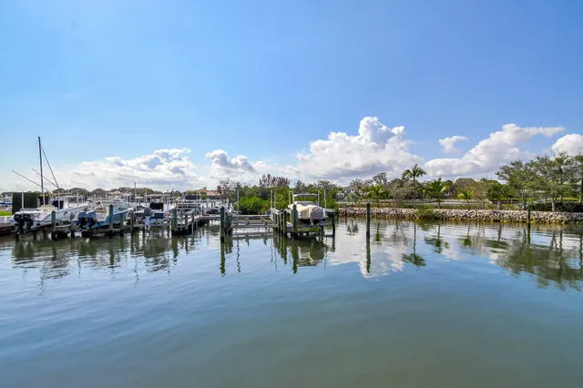 $4,000 | 318 Oak Harbour Drive, Unit 318, Juno Beach, FL 33408