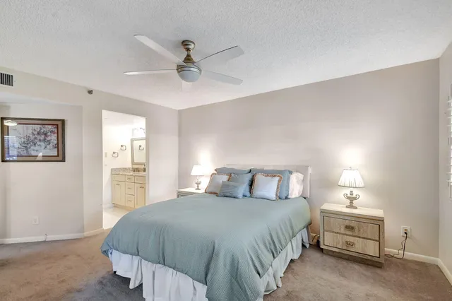 $4,000 | 318 Oak Harbour Drive, Unit 318, Juno Beach, FL 33408