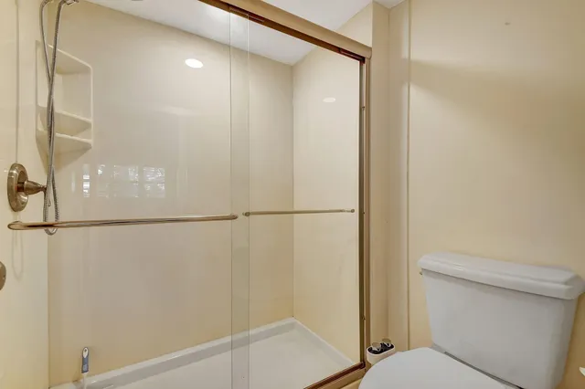 $4,000 | 318 Oak Harbour Drive, Unit 318, Juno Beach, FL 33408