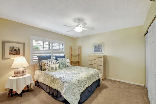 $4,000 | 318 Oak Harbour Drive, Unit 318, Juno Beach, FL 33408