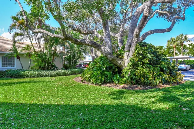 $4,000 | 318 Oak Harbour Drive, Unit 318, Juno Beach, FL 33408