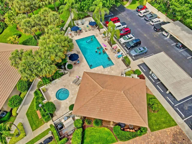 $4,000 | 318 Oak Harbour Drive, Unit 318, Juno Beach, FL 33408