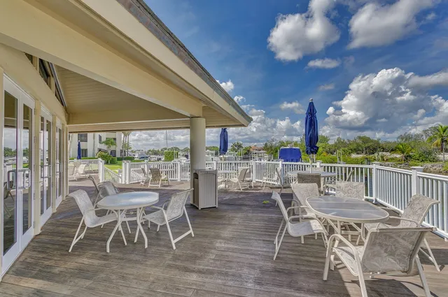 $4,000 | 318 Oak Harbour Drive, Unit 318, Juno Beach, FL 33408