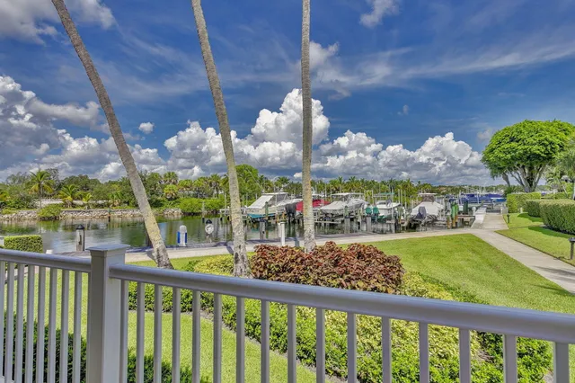 $4,000 | 318 Oak Harbour Drive, Unit 318, Juno Beach, FL 33408