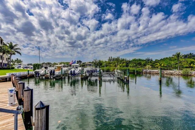 $4,000 | 318 Oak Harbour Drive, Unit 318, Juno Beach, FL 33408