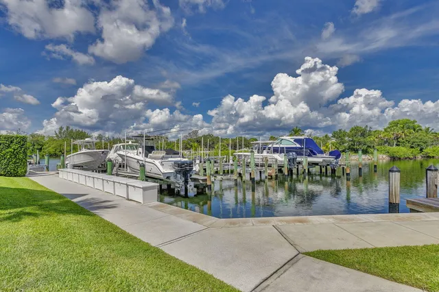 $4,000 | 318 Oak Harbour Drive, Unit 318, Juno Beach, FL 33408