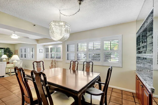 $4,000 | 318 Oak Harbour Drive, Unit 318, Juno Beach, FL 33408