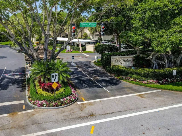 $4,000 | 318 Oak Harbour Drive, Unit 318, Juno Beach, FL 33408