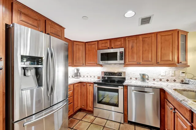 $4,000 | 318 Oak Harbour Drive, Unit 318, Juno Beach, FL 33408