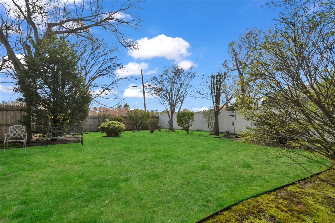 175 Monroe Street Warwick, RI 02888 - Photo 7 of 32