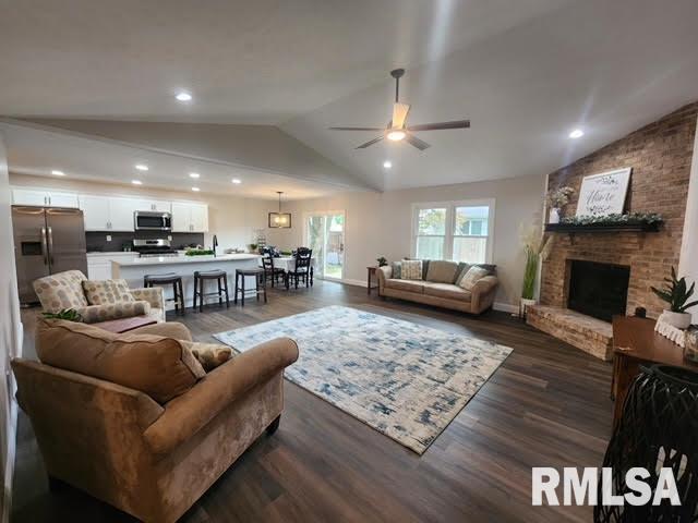 121 Verona Drive Springfield, IL 62703 - Photo 4 of 33