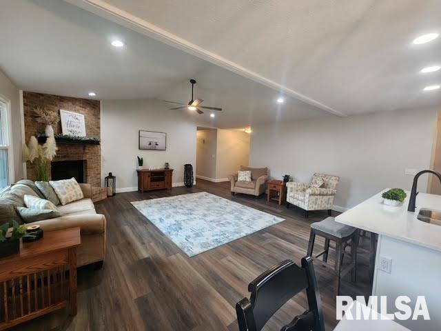 121 Verona Drive Springfield, IL 62703 - Photo 5 of 33