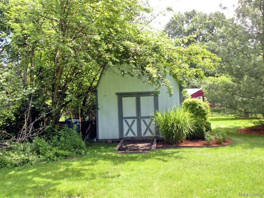 216 Nawakwa Road Rochester, MI 48307 - Photo 25 of 28 Rear Yard