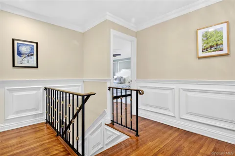 $2,498,000 | 58 Hummingbird Drive, East Hills, NY 11576