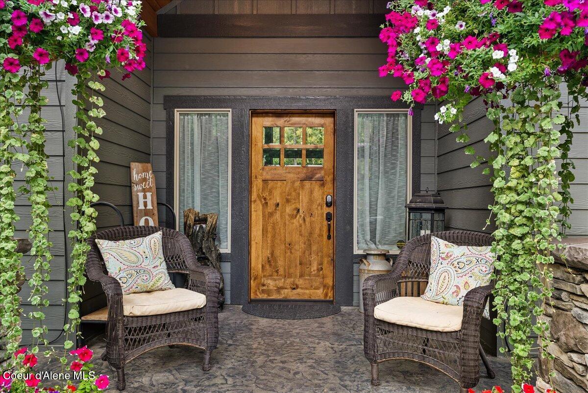 529 South Beaver Lake Road Athol, ID 83801 - Photo 17 of 85 Front entry