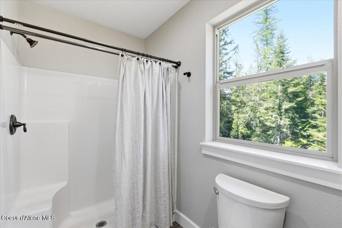 529 South Beaver Lake Road Athol, ID 83801 - Photo 51 of 85 Full Bath