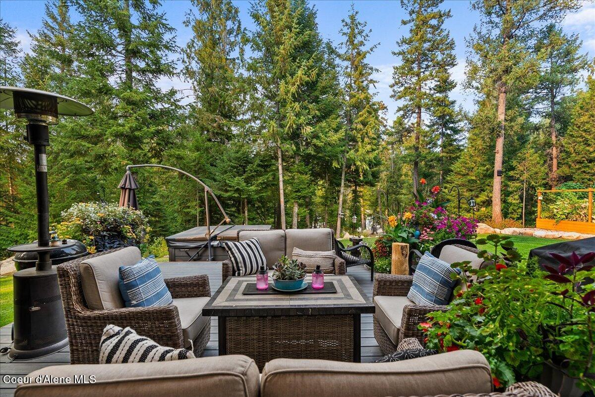 529 South Beaver Lake Road Athol, ID 83801 - Photo 65 of 85 Back deck