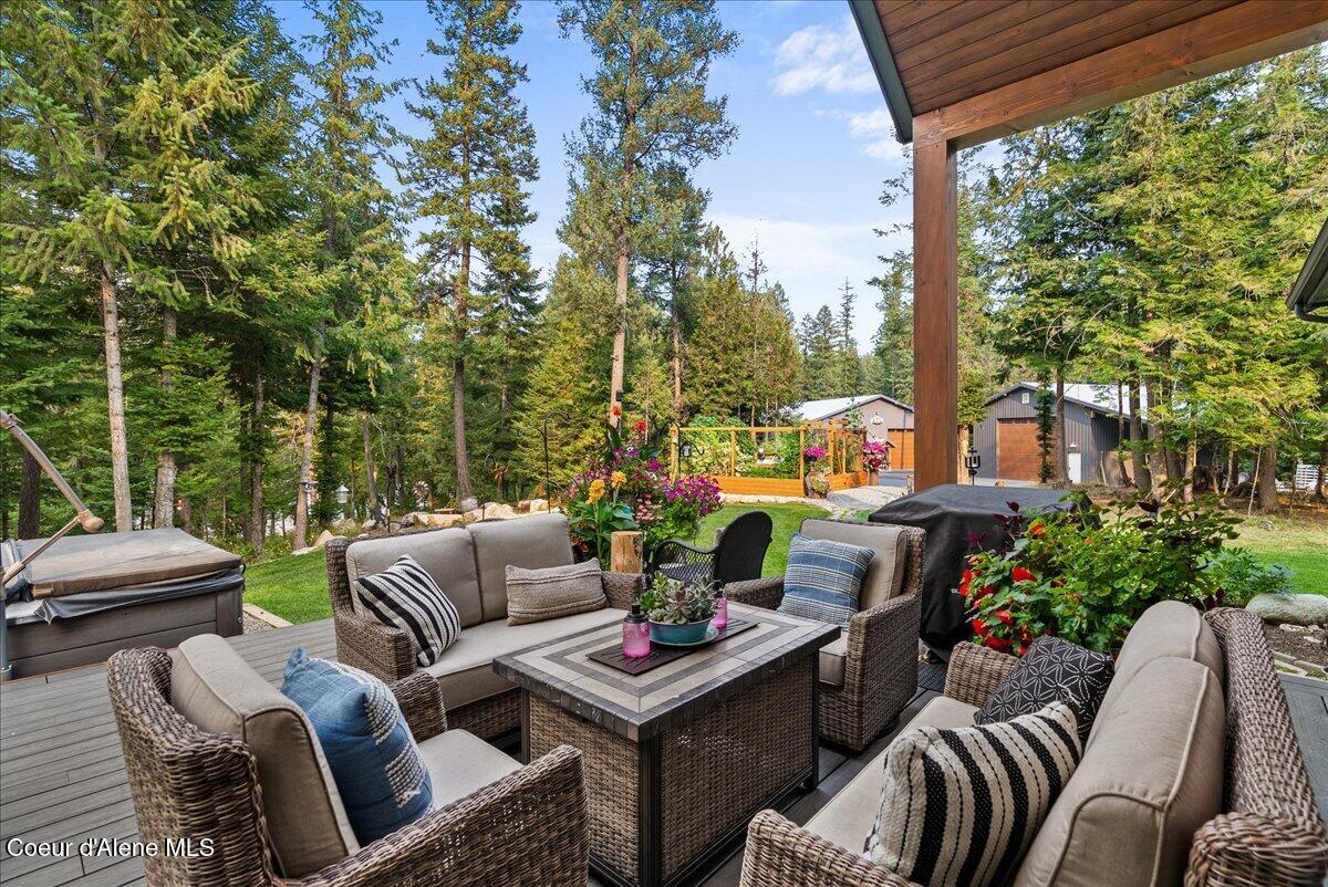 529 South Beaver Lake Road Athol, ID 83801 - Photo 66 of 85 Back deck