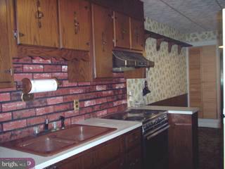 1244 Spring Street Reading, PA 19604 - Photo 3 of 4 Gallery Image 3
