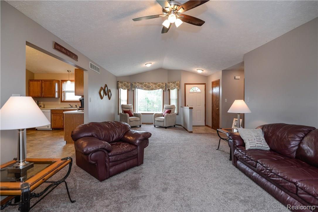 6225 Mason Road Howell, MI 48843 - Photo 8 of 59 _AUG4852.jpg