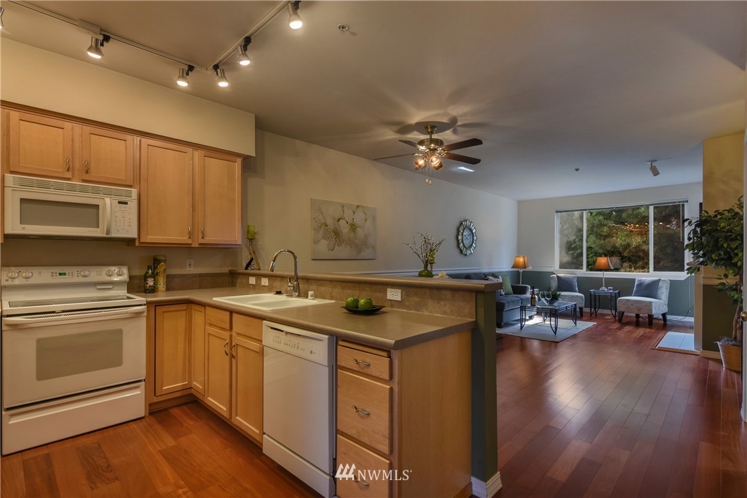 440 Maple Avenue Southwest, Unit A206 Renton, WA 98057 - Photo 2 of 20