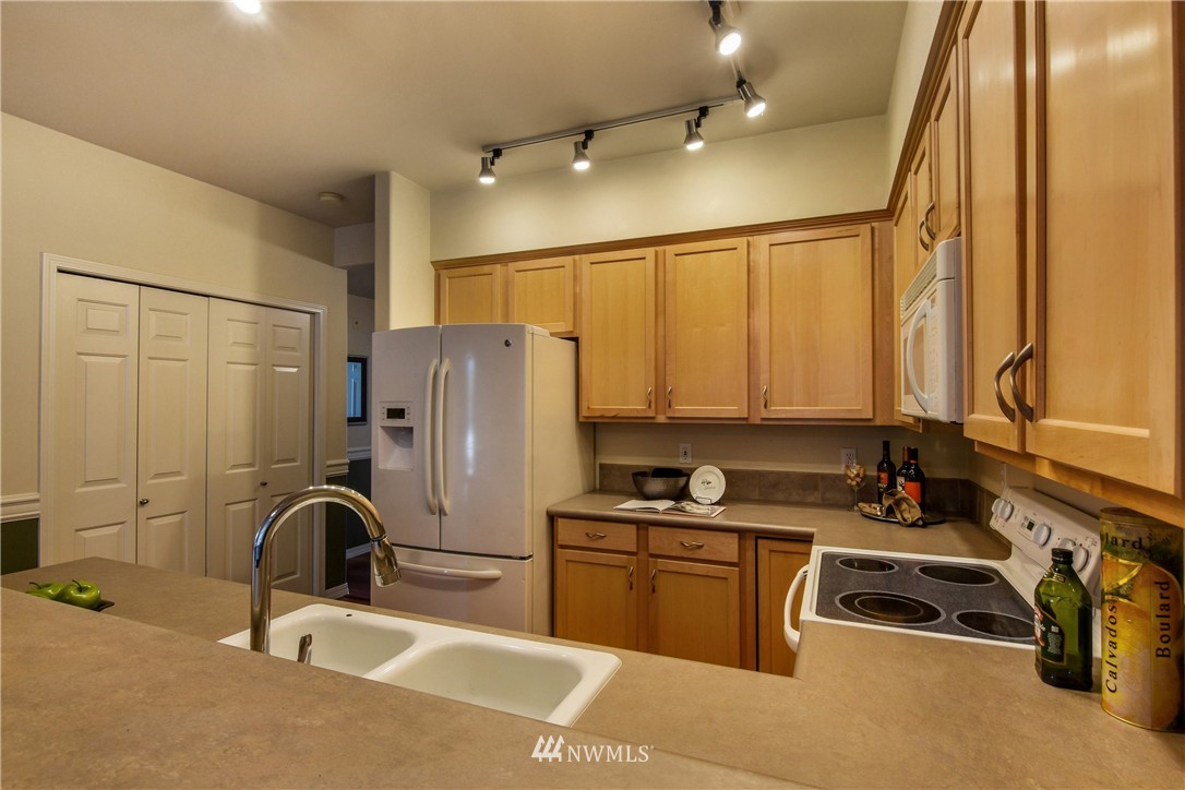 440 Maple Avenue Southwest, Unit A206 Renton, WA 98057 - Photo 4 of 20