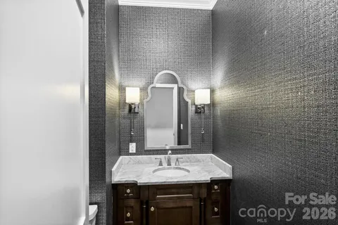 $1,300,000 | 2251 Selwyn Avenue, Unit 102, Charlotte, NC 28207