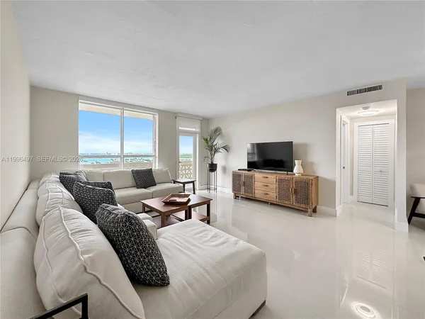 $3,000 | 10185 Collins Avenue, Unit 1206, Bal Harbour, FL 33154