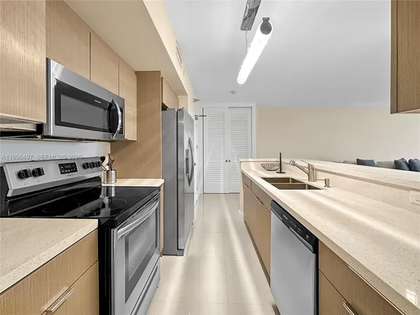 $3,000 | 10185 Collins Avenue, Unit 1206, Bal Harbour, FL 33154