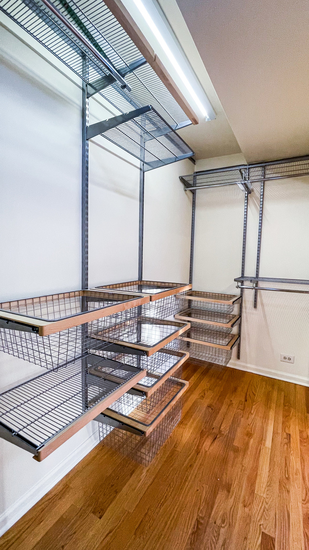 1640 Barry Lane Glenview, IL 60025 - Photo 25 of 42 a view of outdoor space with wooden floor and windows