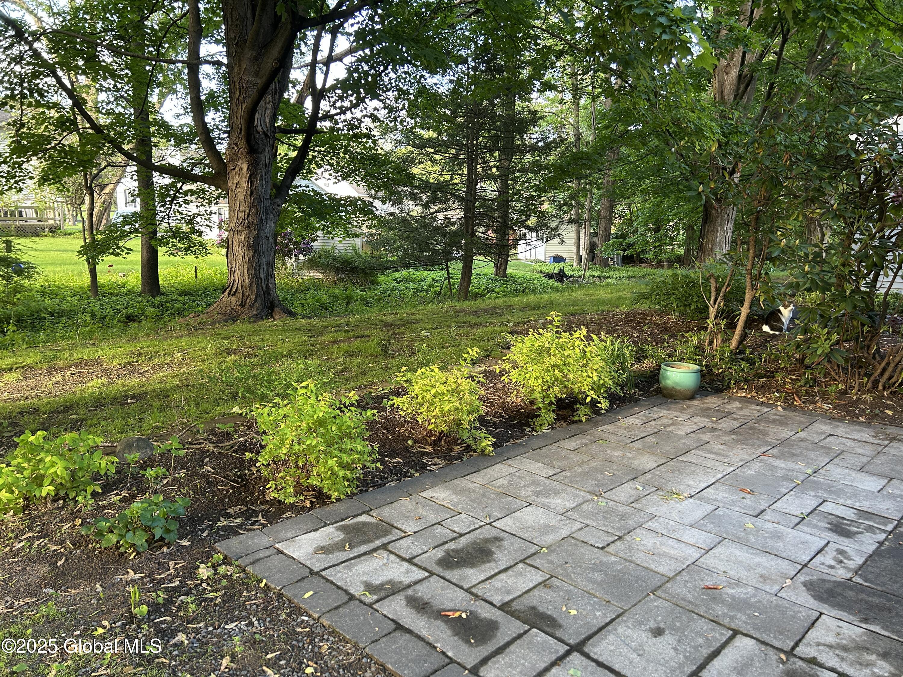 33 Oak Road Bethlehem, NY 12054 - Photo 7 of 29 IMG_3184 (1)