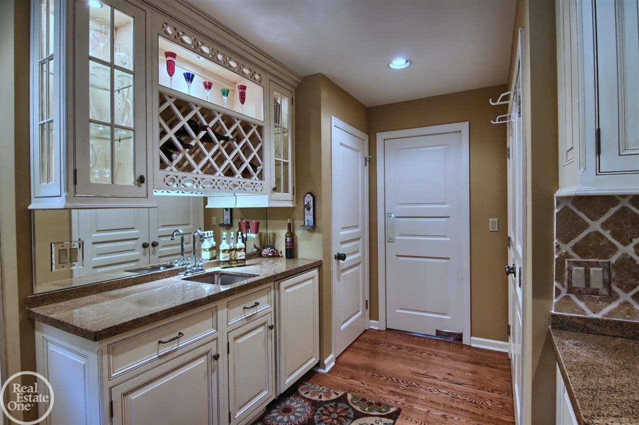 85 Stephens Road Grosse Pointe, MI 48236 - Photo 15 of 33