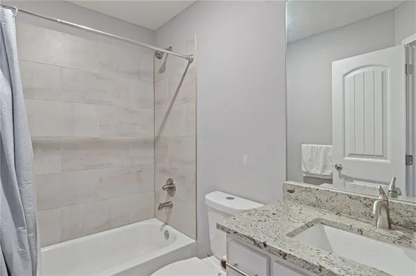 $379,000 | 2312 Northeast 72nd Street, Kansas City, MO 64118