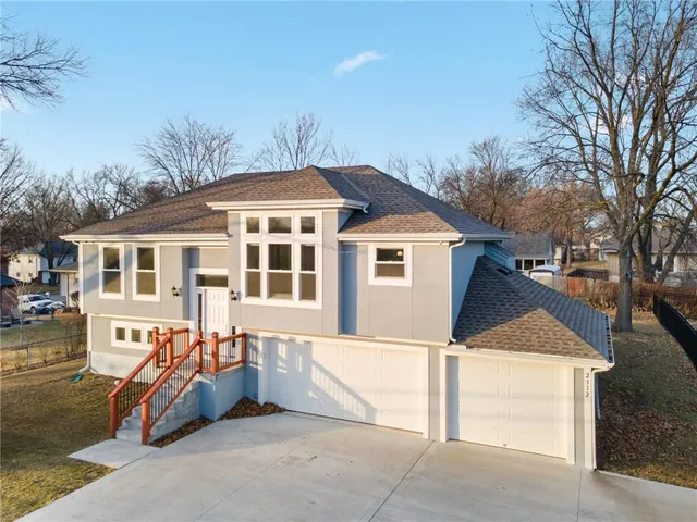 $390,000 | 2312 Northeast 72nd Street, Kansas City, MO 64118