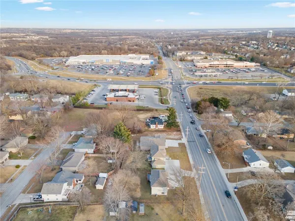 $379,000 | 2312 Northeast 72nd Street, Kansas City, MO 64118