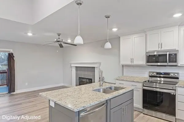 $379,000 | 2312 Northeast 72nd Street, Kansas City, MO 64118