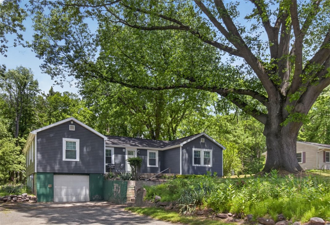 166 Ayrault Road Perinton, NY 14450 - Photo 4 of 49