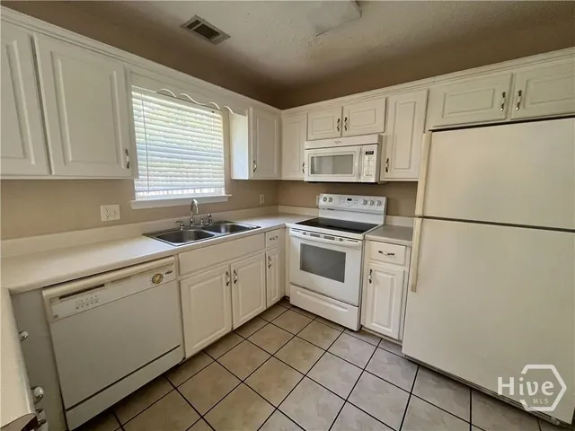 $1,600 | 124 Aubrey Trail, Richmond Hill, GA 31324