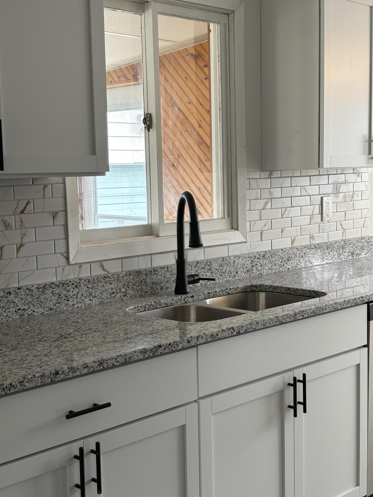 2200 Sheick Road Monroe, MI 48162 - Photo 6 of 16 IMG_1423