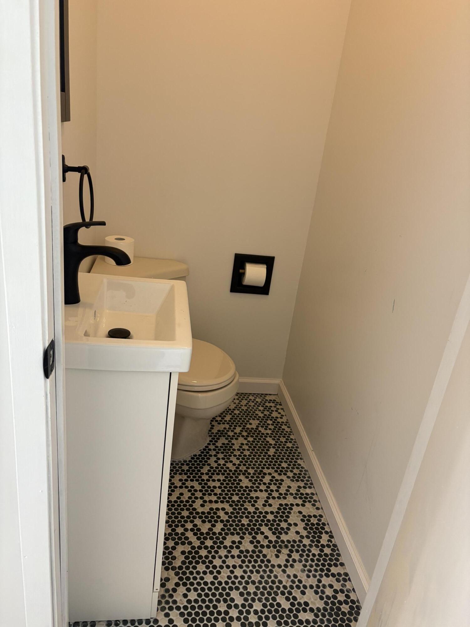 2200 Sheick Road Monroe, MI 48162 - Photo 8 of 16 IMG_1427