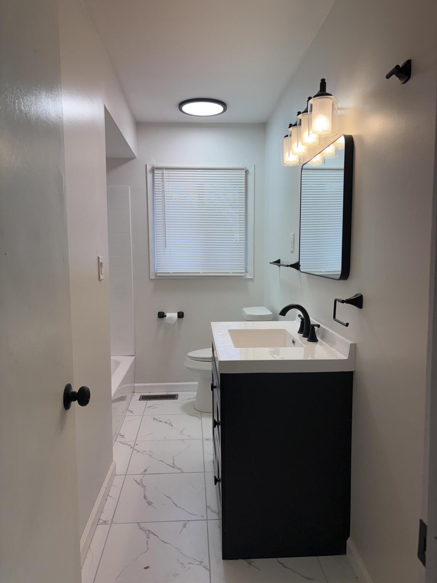 2200 Sheick Road Monroe, MI 48162 - Photo 10 of 16 IMG_1413