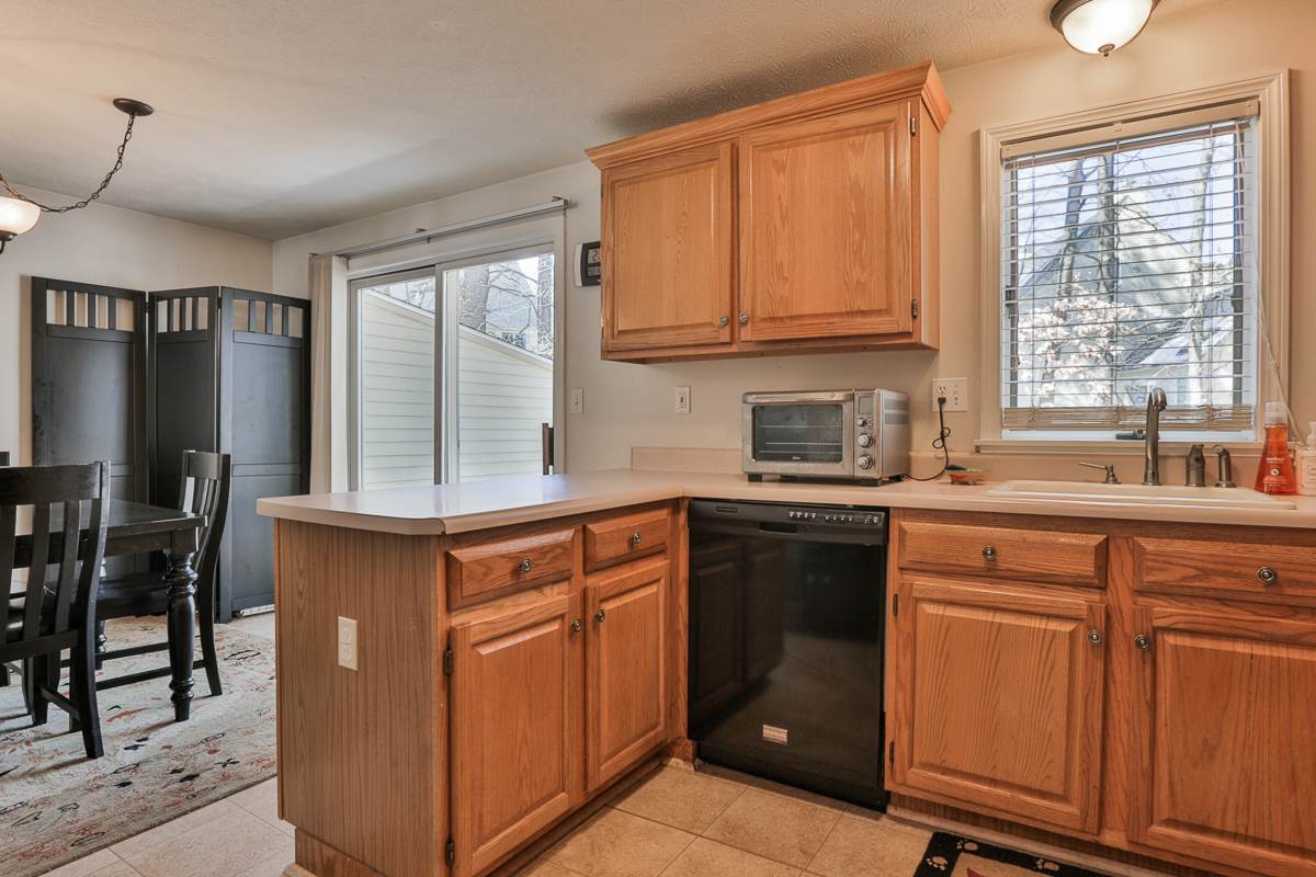 9 Preston Field Road Nashua, NH 03064 - Photo 10 of 19