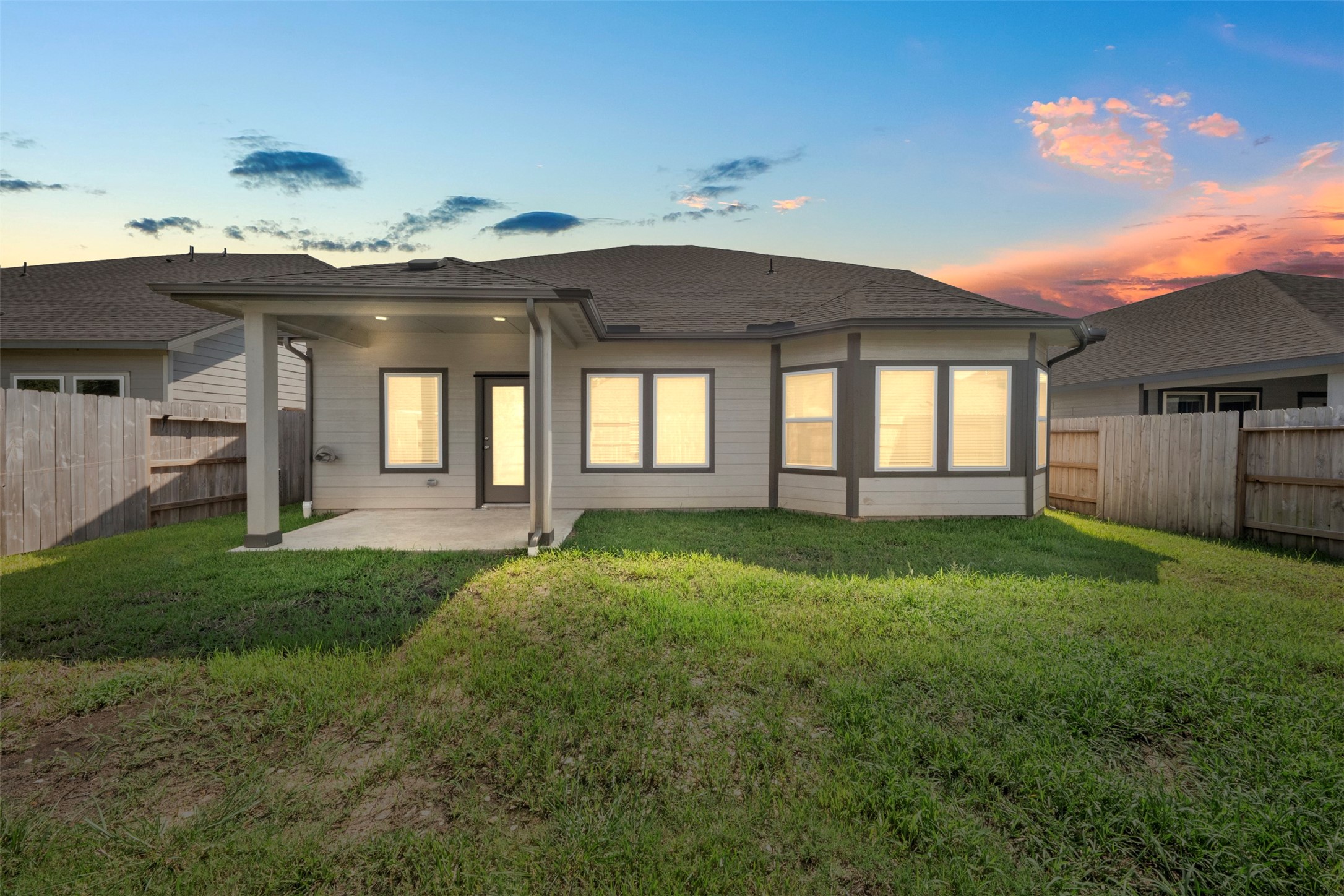 1506 King Rnch Road Conroe, TX 77301 - Photo 28 of 32 Great sized backyard