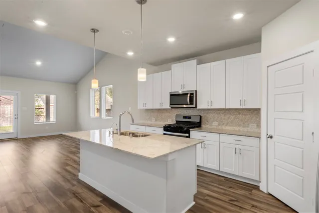 $3,200 | 1506 King Rnch Road, Conroe, TX 77301