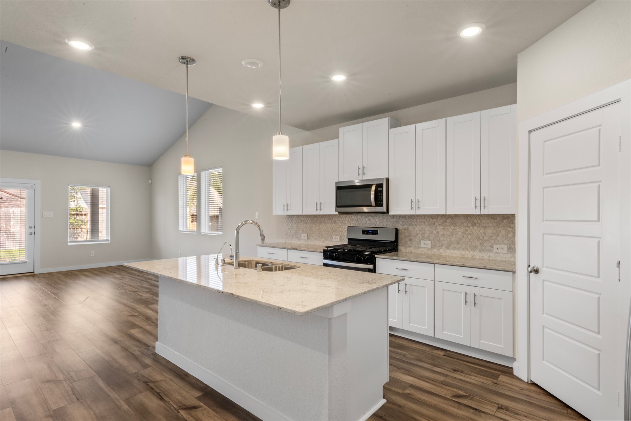 1506 King Rnch Road Conroe, TX 77301 - Photo 6 of 32 Another view of the kitchen.
