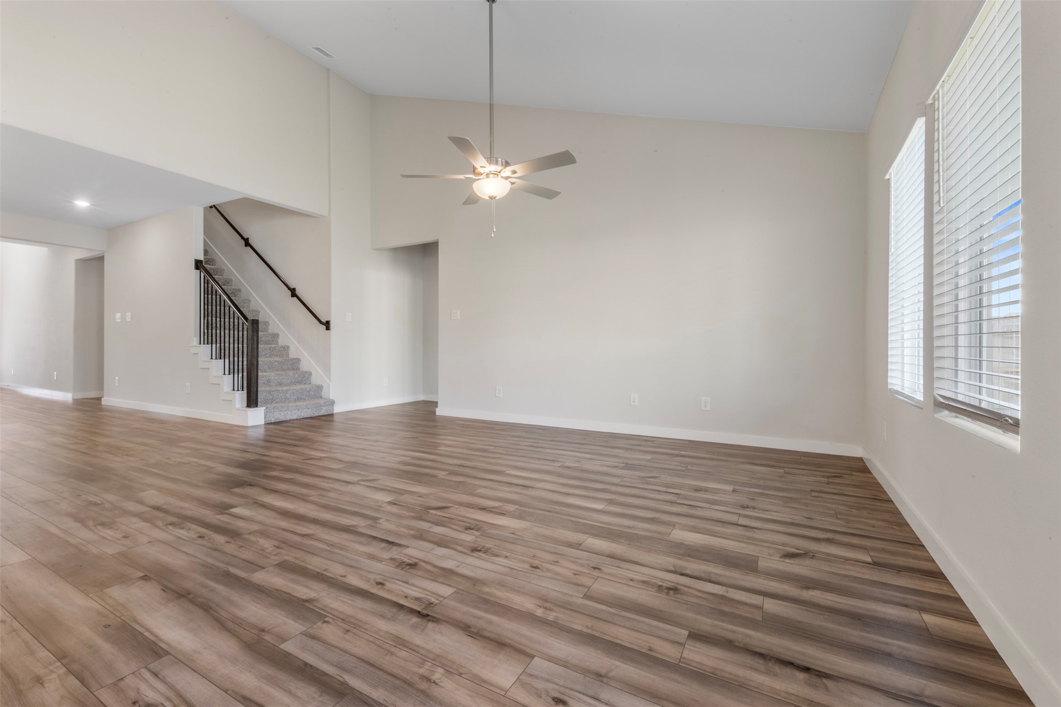 1506 King Rnch Road Conroe, TX 77301 - Photo 10 of 32 View looking into the living room looking from the dining area