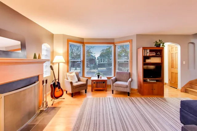 $419,000 | 5948 West Wilson Avenue, Chicago, IL 60630