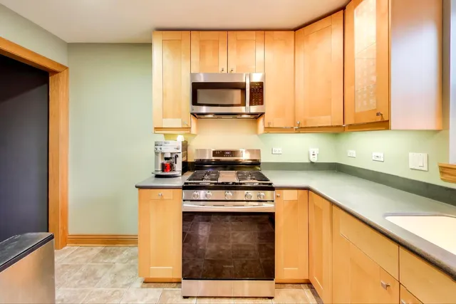 $419,000 | 5948 West Wilson Avenue, Chicago, IL 60630