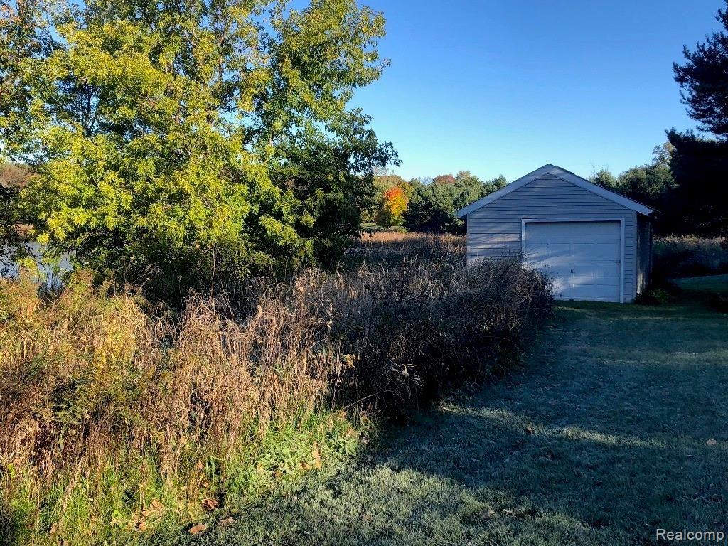 9444 Irish Road Grand Blanc, MI 48439 - Photo 53 of 60 IMG_2213.jpg