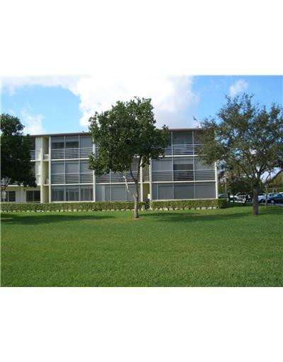 335 Preston H 3350, Unit 335 Boca Raton, FL 33434 - Photo 2 of 25 Exterior Back